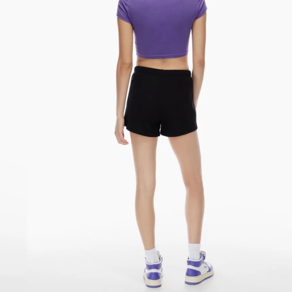 **SOLD** TNA | cozy fleece perfect high rise 3” sweatshort - Picture 3 of 7